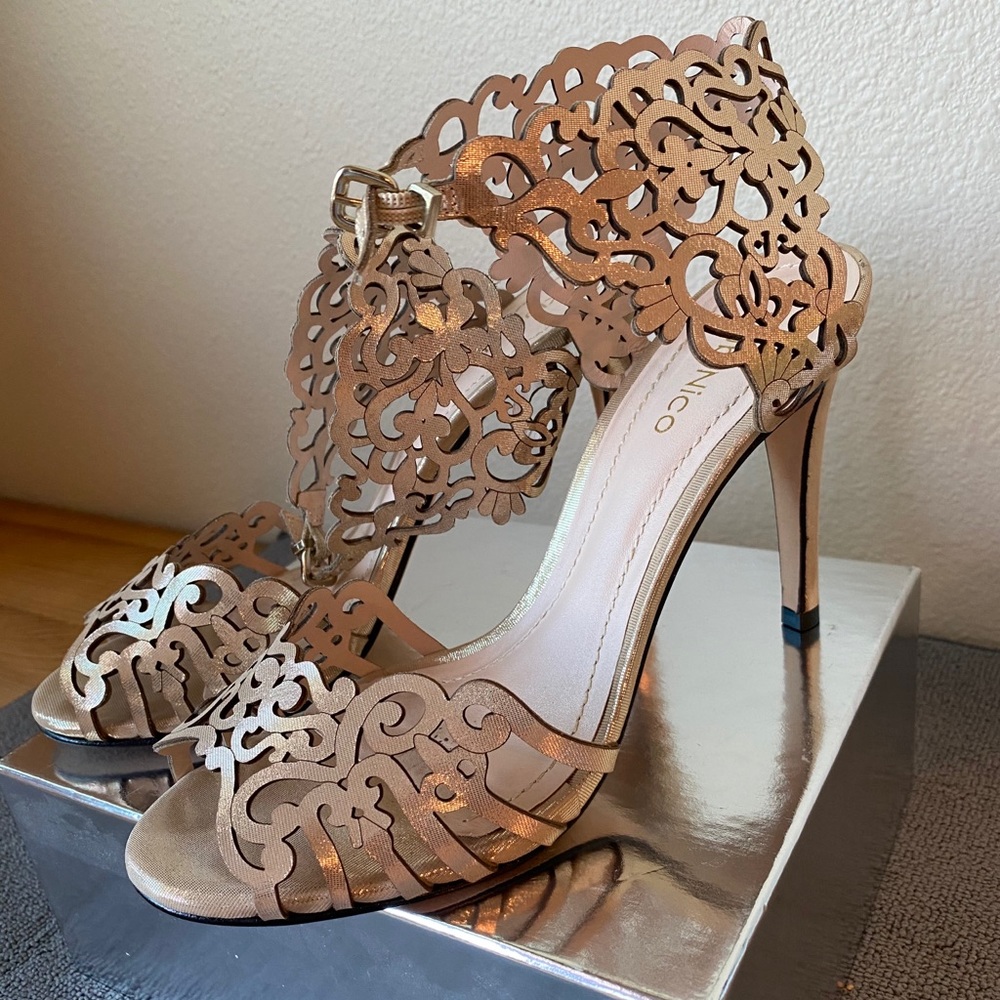 Klub Nico - 'Moxie' Laser Cutout Heels